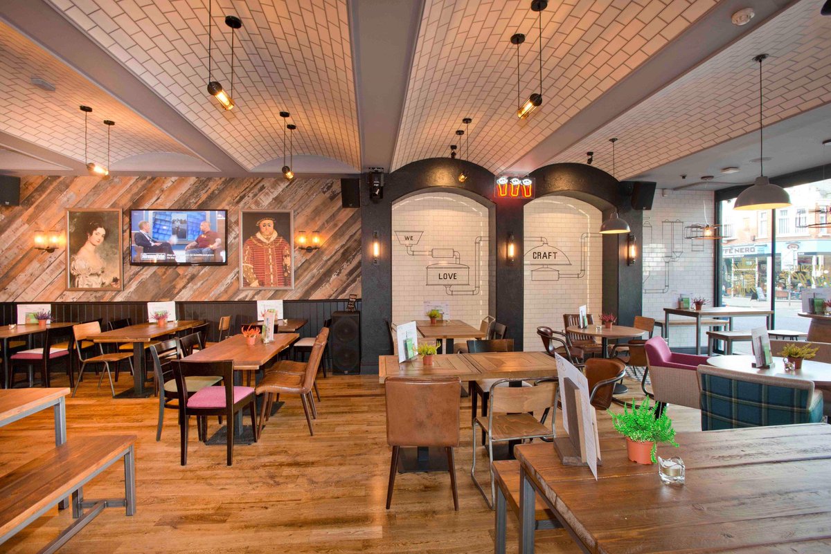 PembrookDesign's tweet image. One of many Pembrook designs for #Stonegate - #Block &amp;amp; #Gasket - described as #Hipster' &amp;amp; #Chic - #Weybridge

Go grab your cask and craft beers as well as an array of gins!

See more here: getsurrey.co.uk/news/surrey-ne…