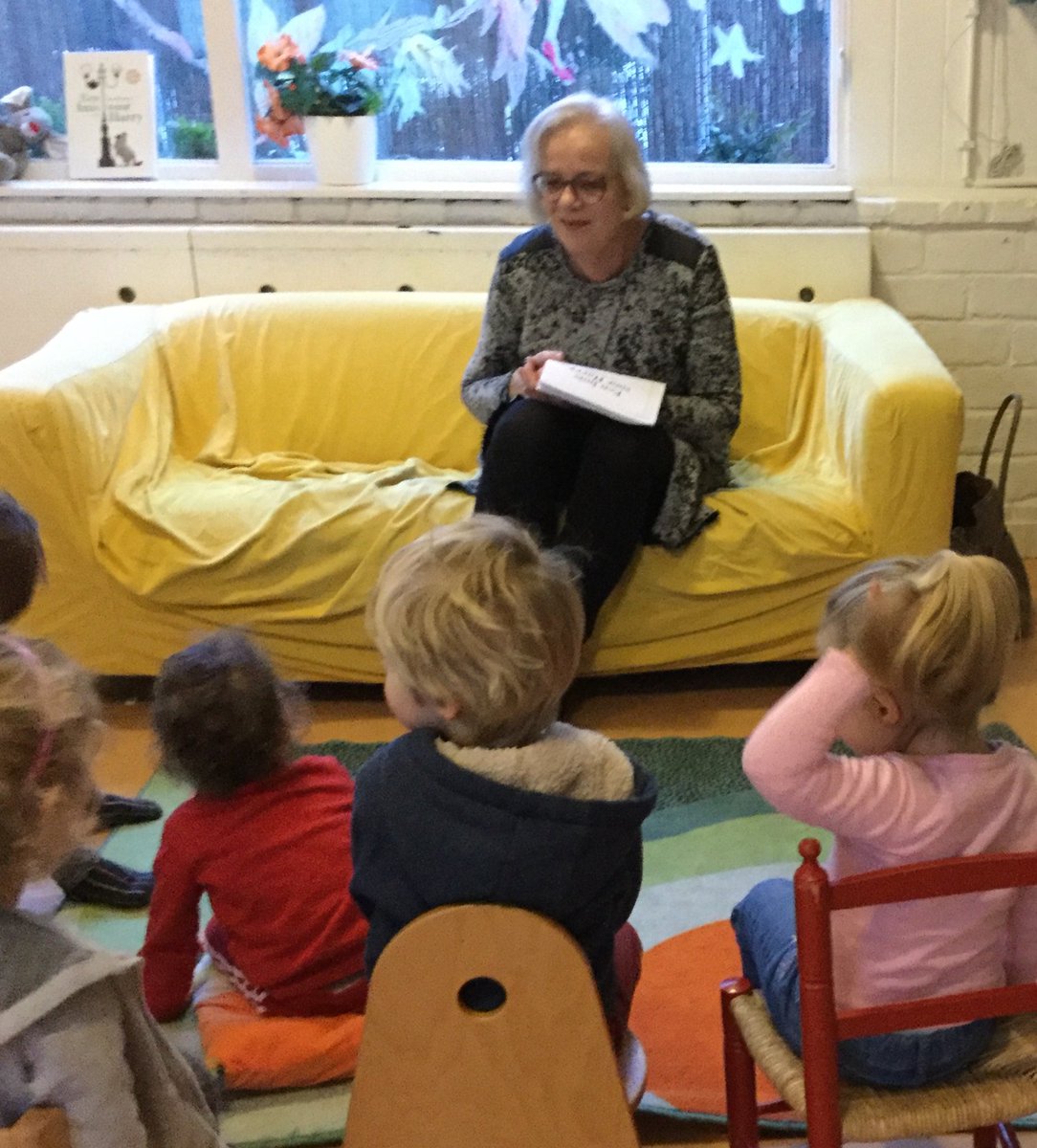 VOORLEESDAGEN HEILOO * Gezelligheid bij het Voorleesontbijt bij KDV De Vogeltuin, waar wethouder Elly Beens langskwam om voor te lezen! #voorleesontbijt #voorleesdagen2019 #nationalevoorleesdagen #leesplezier #voorlezen #ontwikkelentaalgevoel #plezier #voorlezeniseenfeest