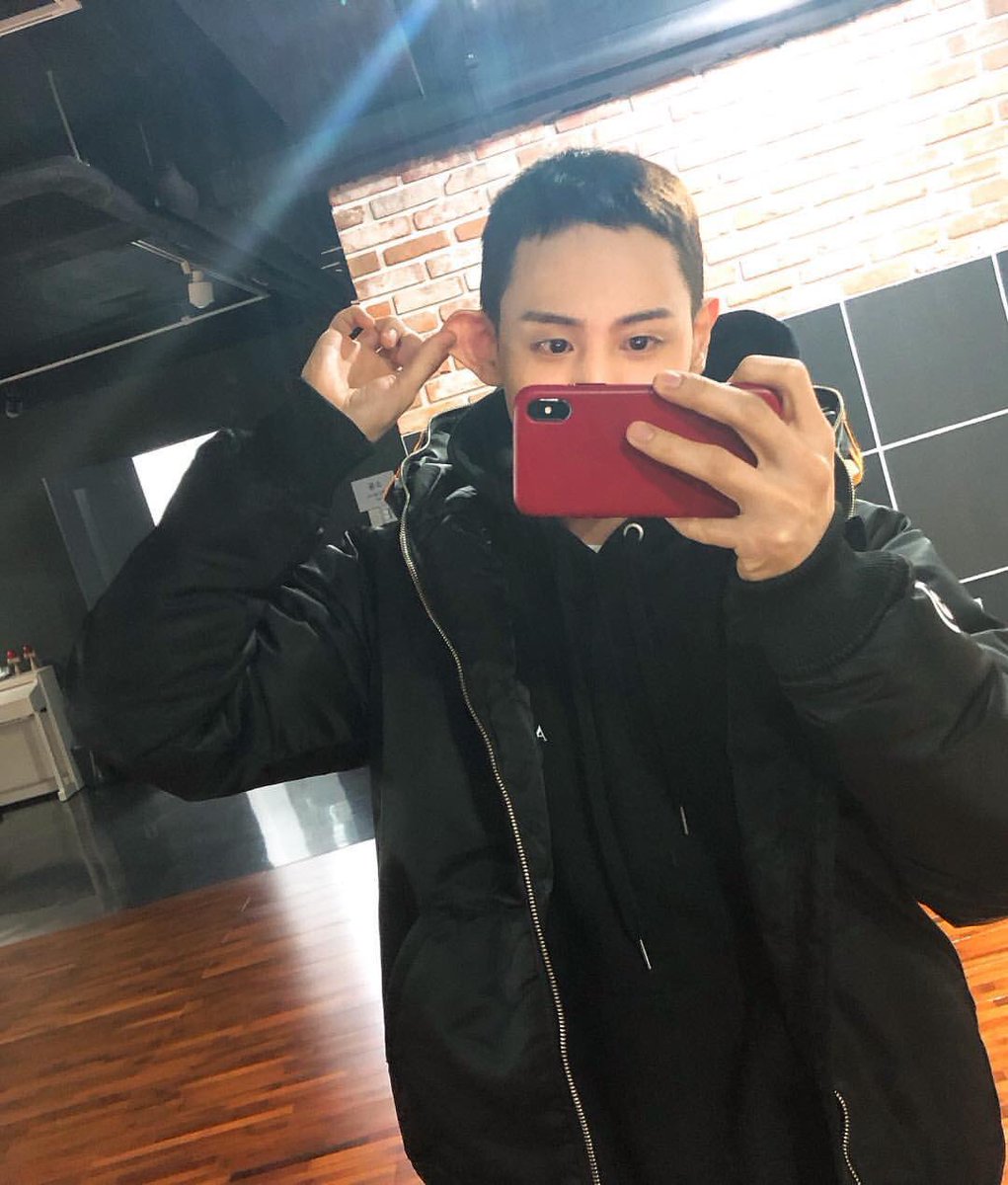 yysmycat's tweet photo. 「190124 양스타 마지막 라이브」
라이트 밖에 생각안하는 섭오빠는 저장해줬지만 매일매일 보고 싶은 사람들을 위해

알티 + 팔로우(자유, 언팔차단) + 폼작성
☞ https://t.co/7qKOV7m9bg https://t.co/OvqO4ktagR