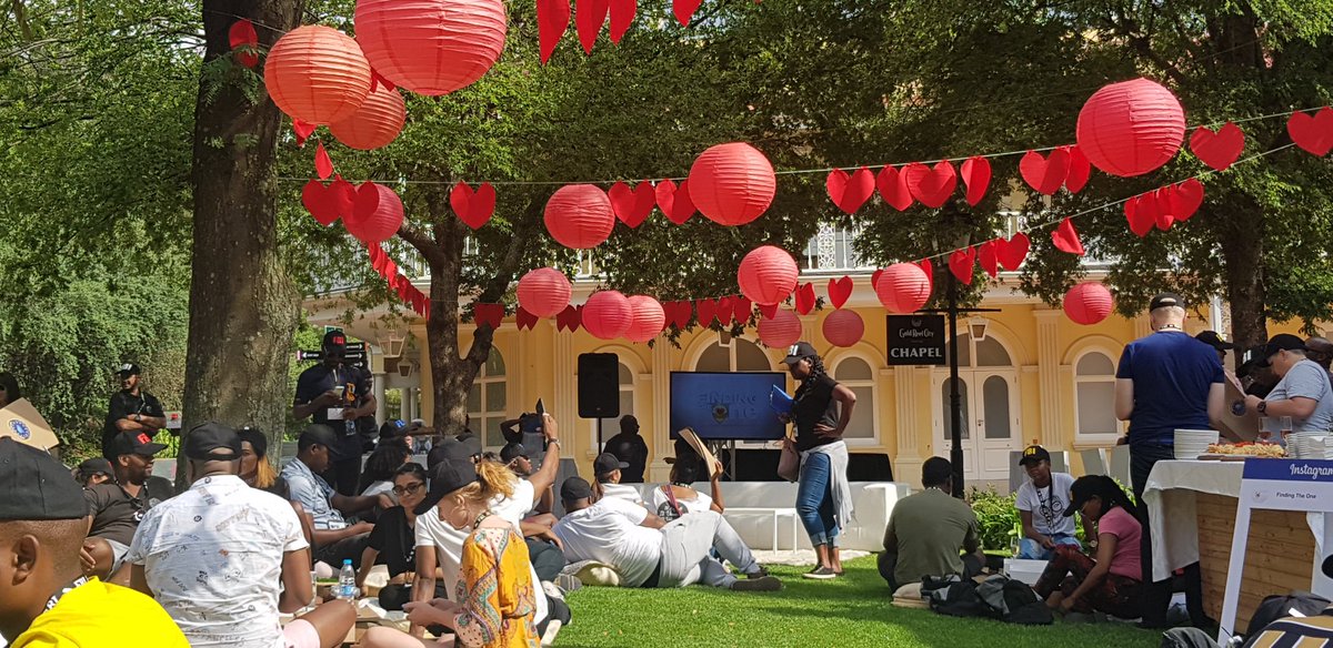 TshisaLIVE's tweet image. We found love in a pavement place #FindingTheOne #MNetCaseFile