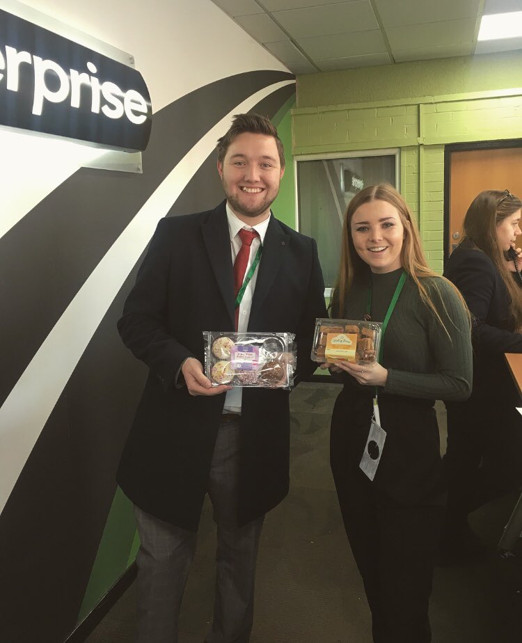 EllieErac's tweet photo. More treats from #Compsat customers😋🧁 #U422 @alexheppie @AlyssaRyder @orowland_erac @SBA_ERAC https://t.co/ZQALjCE4zJ