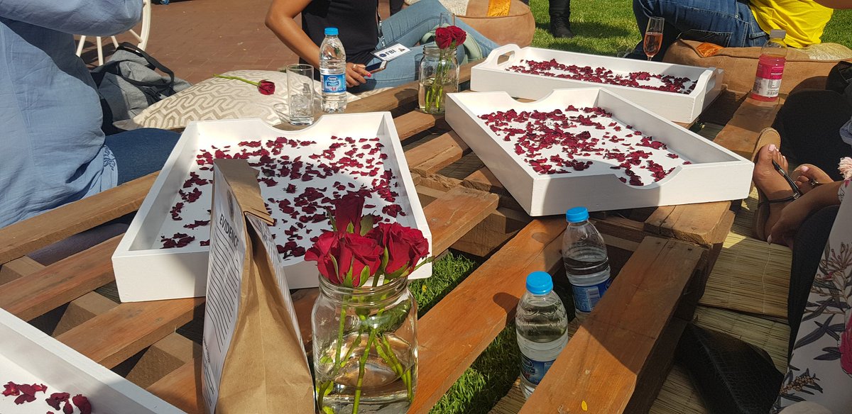 TshisaLIVE's tweet image. We found love in a pavement place #FindingTheOne #MNetCaseFile