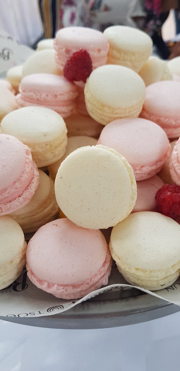 MNet's tweet image. #FindingTheOne is all about finding love as sweet as these macaroons 💕#FindingTheOne #MNetCaseFile