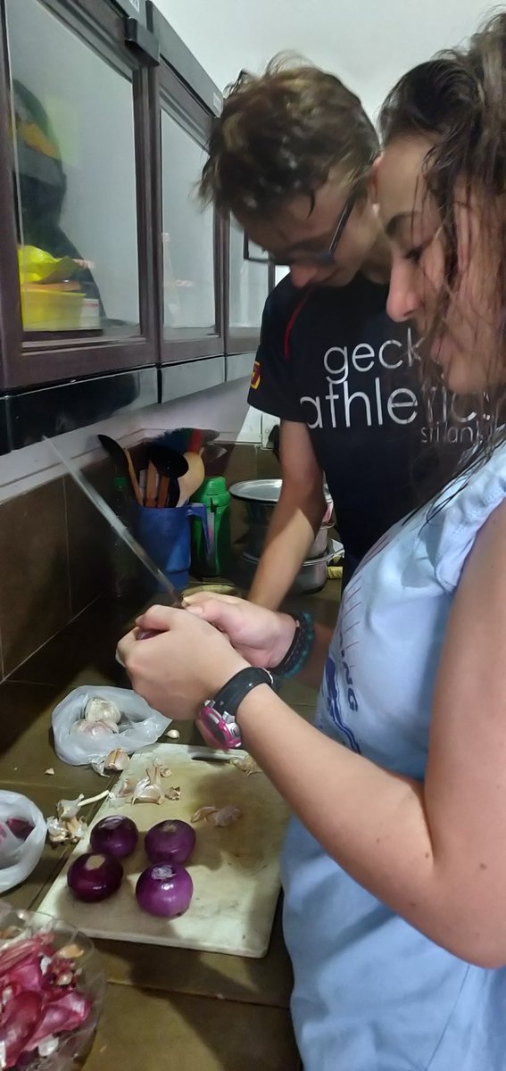 HambanthotaWWW's tweet photo. Preparing tonight's dinner. #hardestchallengeyet https://t.co/KVmy1kG11x