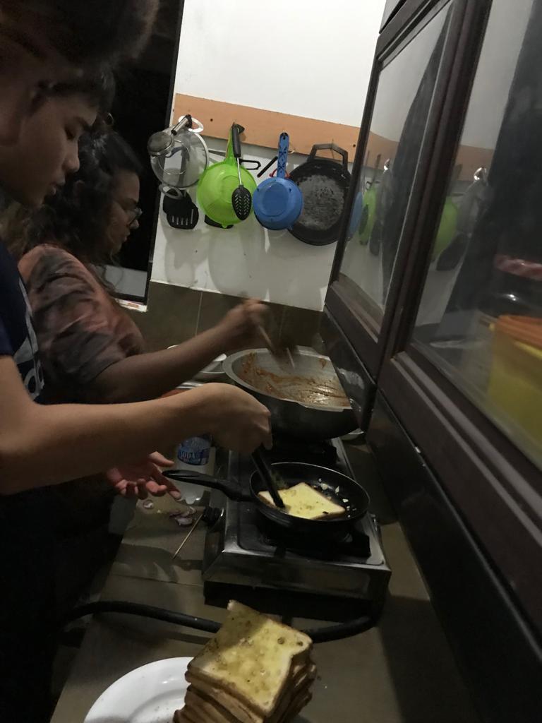 HambanthotaWWW's tweet photo. Preparing tonight's dinner. #hardestchallengeyet https://t.co/KVmy1kG11x