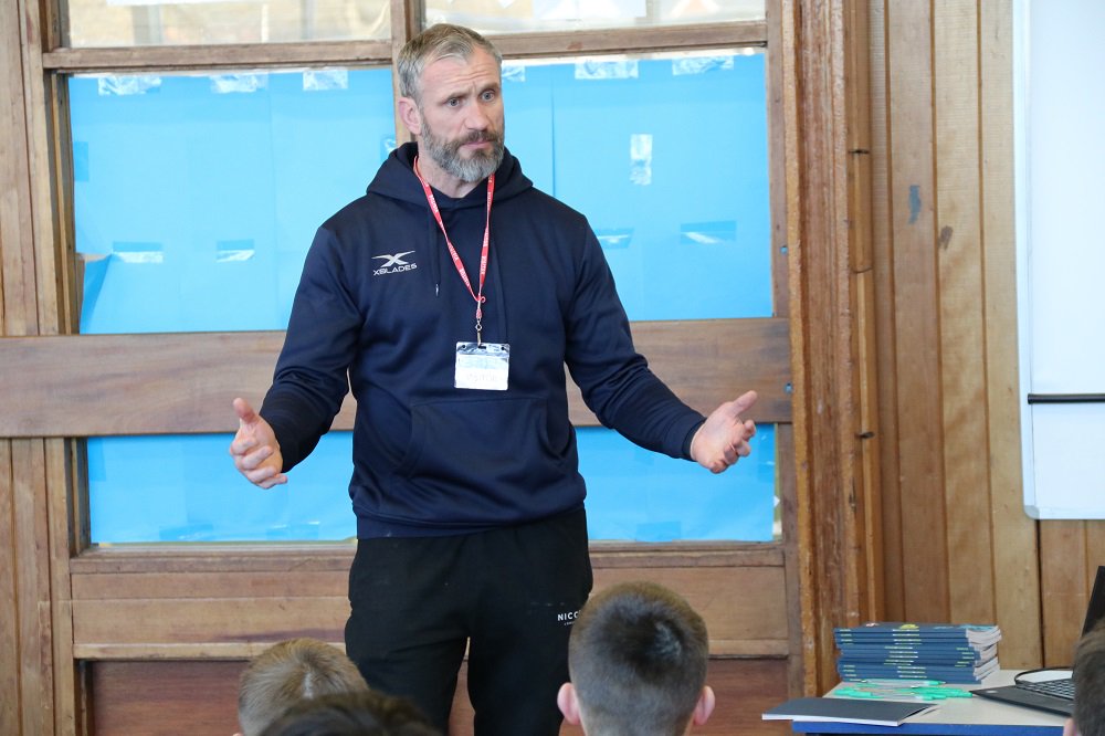 holgatehucknall's tweet photo. Thanks again to @JamiePeacock10 and @SchoolsAdvisory for visiting the academy this morning - a wonderful motivational session for our students #positive #mindset #Holgate #Hucknall https://t.co/MAoQEVUnDm