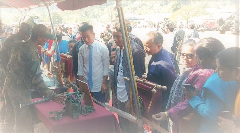 proshillong's tweet image. #KnowyourForces Spearhead Div of @adgpi organised display of Military weapons, equipments &amp;amp; vehicles at Jawaharlal Nehru College in Pasighat #ArunachalPradesh.

A stall was also established to provide information on various entry schemes to join the Armed Forces.

@easterncomd