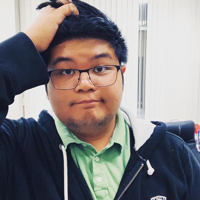 ImAffable's tweet photo. Hump day! I worked out my legs yesterday, so now I can barely walk. 😅. Working hard for the new year!
.
.
.
.
.
#gay #gpoy #instagay #gaycub #gaymer #gaybear #gayengineer #humpday #legday #gayasian https://t.co/UZhRZ5BQOx https://t.co/f4p3Ui52i1