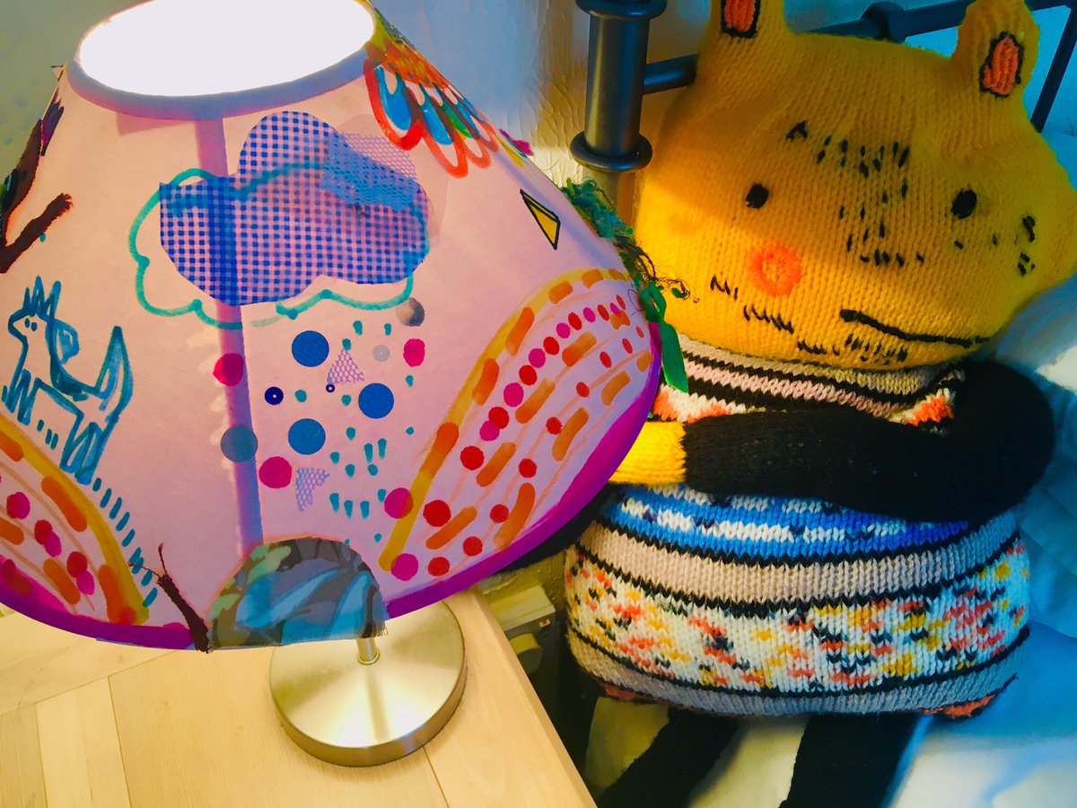 Look what Mr Fox has got!

Yes, it’s his new creation...It’s a ... LAMPSHADE WORLD! 

Pop along to SCRAP TOTS at Torre Abbey TOMORROW 10-12 

£3 per child (£5 per family) 

For little ones who like, making, creating and thinking outside the box (or lampshade)

Materials provided