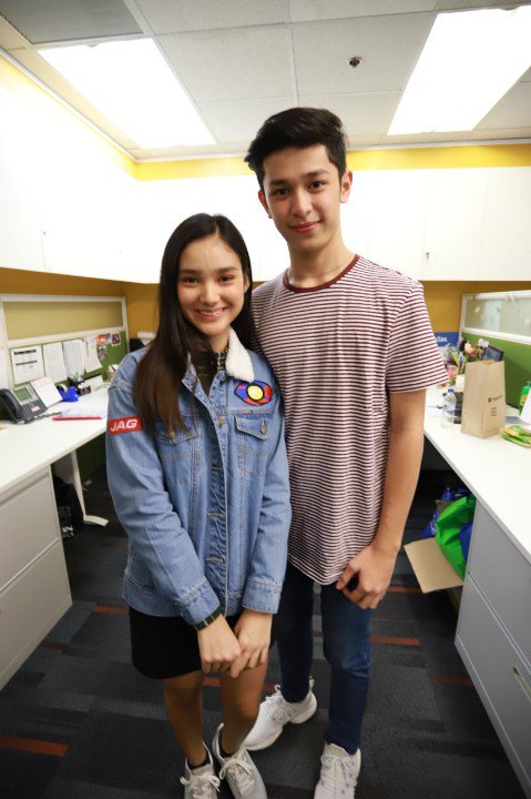 PBB Otso's KarJon (Karina and Aljon) posed for a photo during their Kumusta Kapamilya visit earlier today