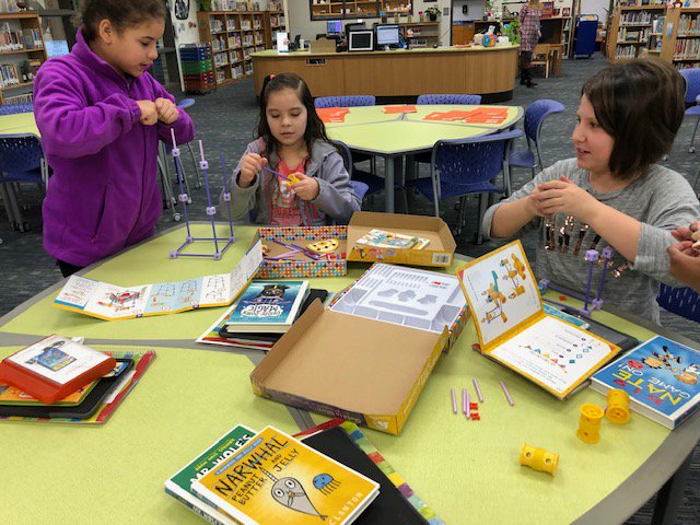 ourchiefsread's tweet photo. MakerSpace in the Library Learning Commons. Students making things. #ourchiefsread #HCSLibraryMedia https://t.co/PdrqvXmwB2
