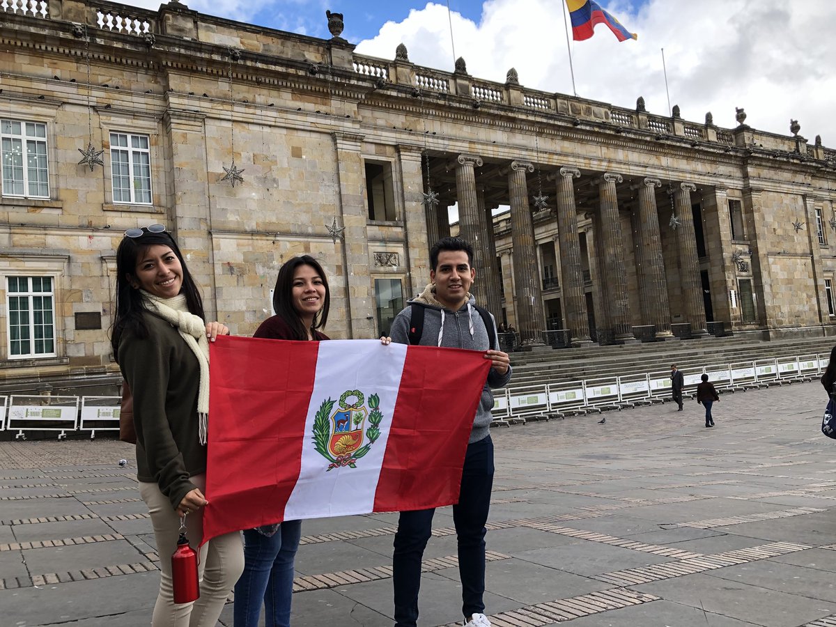 santotobogota's tweet photo. Tour vive Bogotá con los #Neotomasinos de intercambio #santotointernacional 🌎 https://t.co/Yz4QoyotVx
