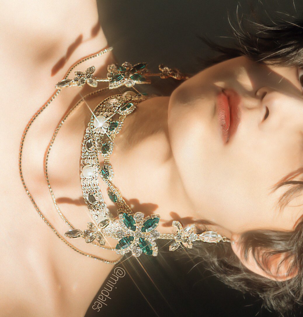 mindales's tweet photo. imagine Taehyung modeling fine jewelry @BTS_twt https://t.co/KPfJy8R1BC