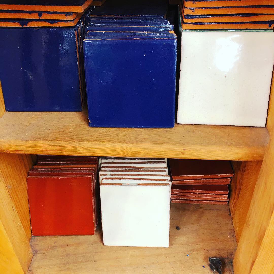 ELBURRITOM's tweet photo. Spring remodeling?
Tiles are restocked.
We have many boxes of solid blue, cream, terra cotta & yellow.
Designs are limited number.
#MySaintPaul #minneapolisphotographer #decor #homedecor #decorating #huffpoststyle #style #talavera #pottery #tile #art #bhghome #bhgstylemaker https://t.co/C2RSFxVHij