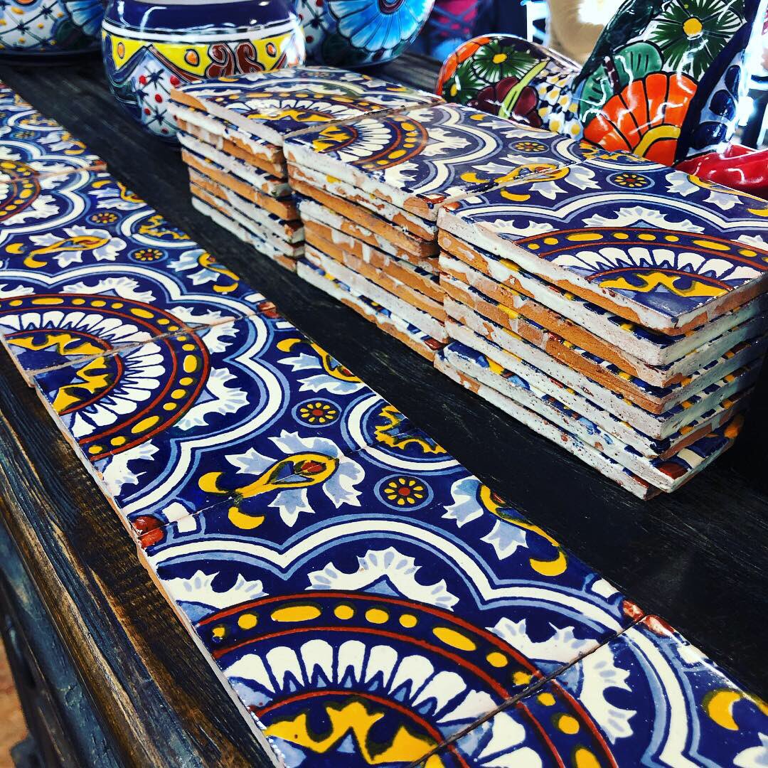 ELBURRITOM's tweet photo. Spring remodeling?
Tiles are restocked.
We have many boxes of solid blue, cream, terra cotta & yellow.
Designs are limited number.
#MySaintPaul #minneapolisphotographer #decor #homedecor #decorating #huffpoststyle #style #talavera #pottery #tile #art #bhghome #bhgstylemaker https://t.co/C2RSFxVHij