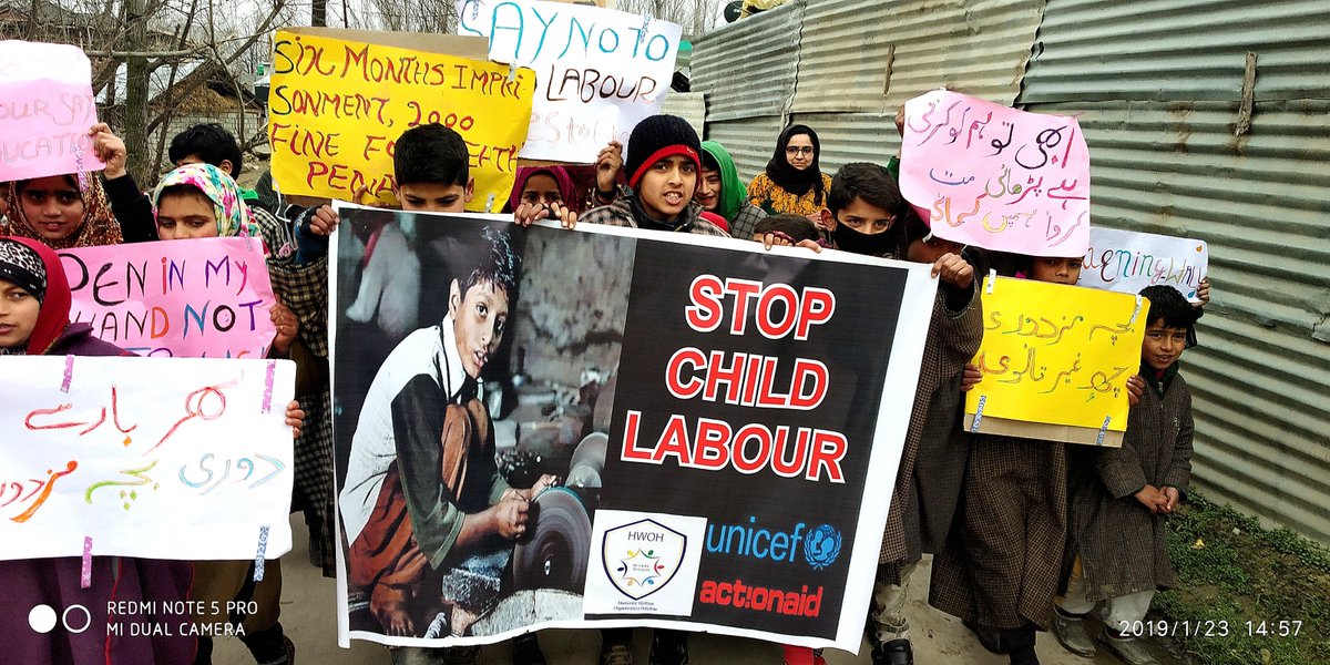 CFSKashmir's tweet photo. Campaigning on Child Labour by Children of CFS Padgampora held at Padgampora, Awantipora.@ActionAidIndia @UNICEFIndia https://t.co/xKny2gtwG9