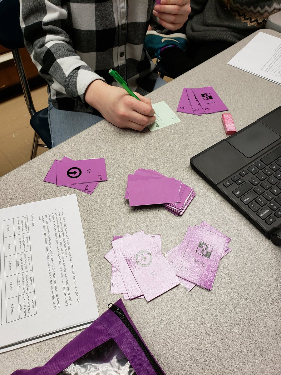 BarronScience's tweet image. Quarks and leptons are way more interesting when playing the Standard Model card game! The competition is getting fierce! @Woodridge68 @JeffersonJH68 #innovate68