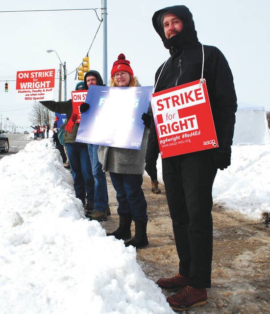 GoveEric's tweet photo. Here are some pictures of the current strike happening at Wright State University #weareFEDup https://t.co/k78Rg8PXBJ