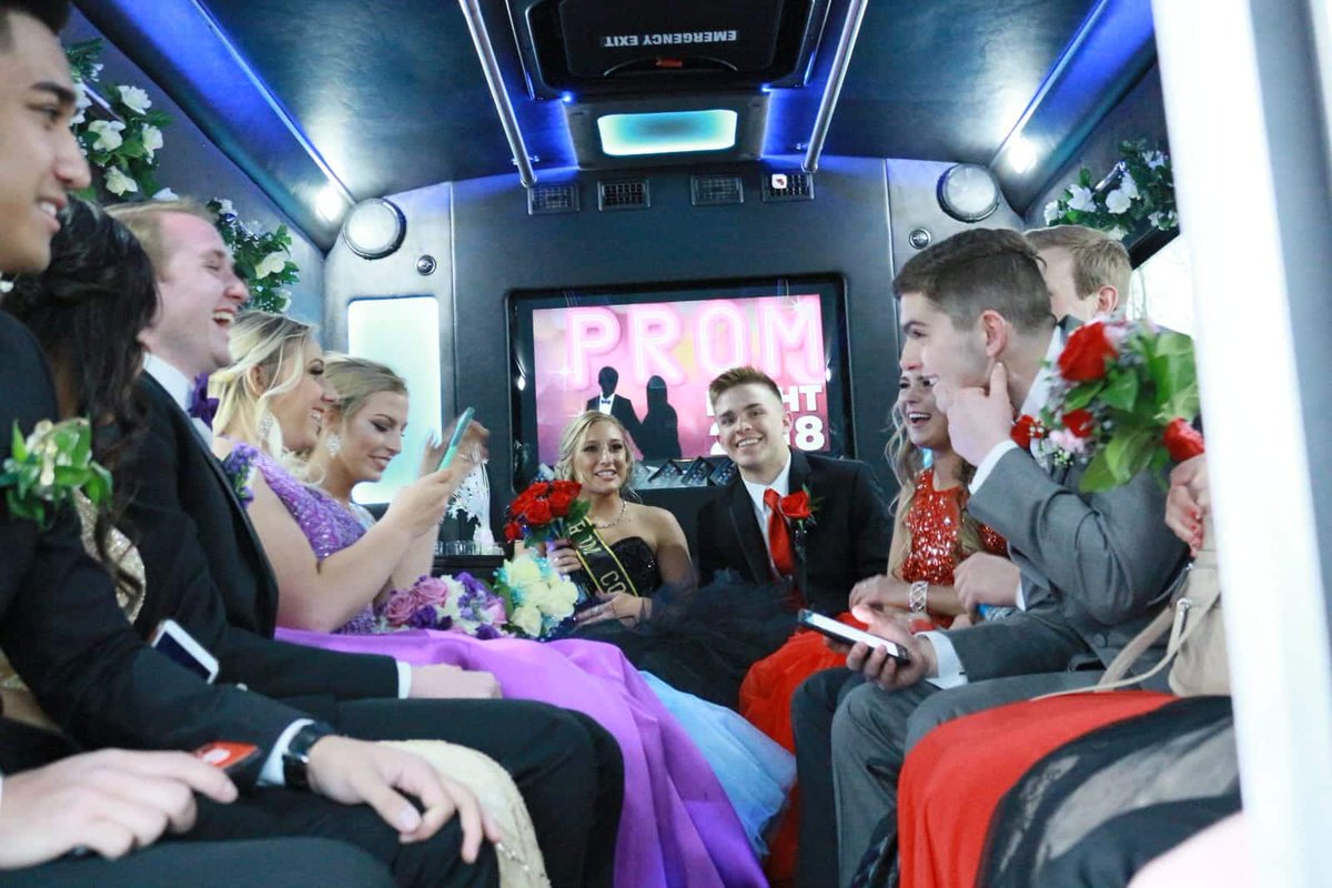 CLTLimoBus's tweet image. Rent a #partybus for you and all of your friends for #prom this year! Get started here:http//cltlimobus.com #Prom2019 #promtime #highschoolevent #adultprom #schoolevents #uptownclt