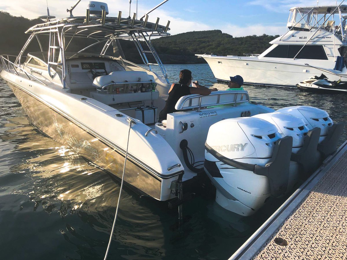 TheMotorMonkey's tweet photo. Some great photos from one of our customers in Curacao!  Beautiful boat and those grey Monkeys are doing exactly what they were designed to do.

Thanks for sharing, Elouise.

#fenders #outboard #mercury #fender #centerconsole https://t.co/g19TL8iQM4