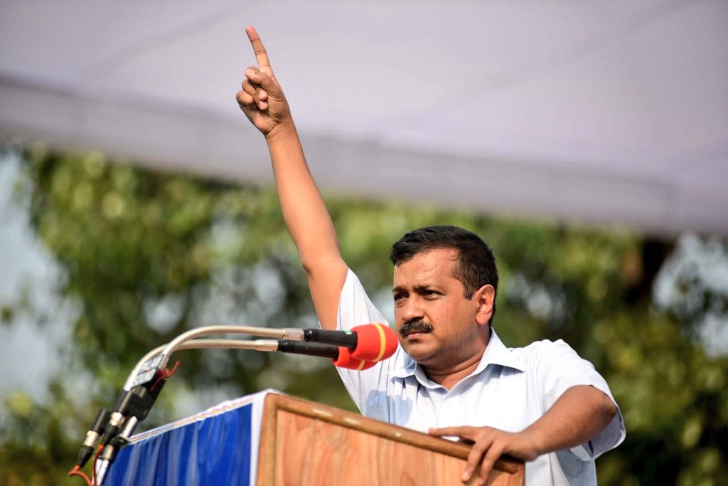 Amitjanhit's tweet photo. "मोदी - शाह के अलावा जो भी PM बनेगा उसको समर्थन देंगे" @ArvindKejriwal https://t.co/1LIWi91z1c