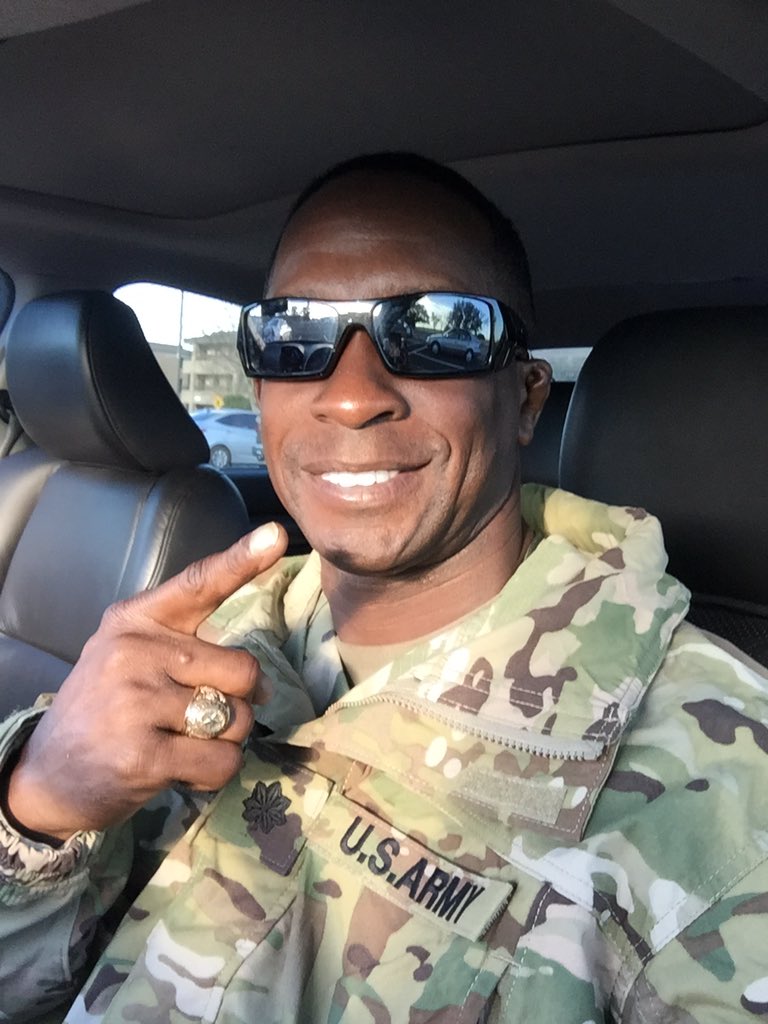 Thunder_06's tweet photo. Today is a Great Day to be a #Soldier #TXARNG #Livethelegend #1stCavDiv #Airborne #AirAssault https://t.co/4E9155XgYB