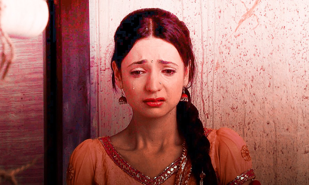 A: Khushi sahi keh rahi thi maine us ki life bilkul miserable kar di thi. Usey torture karta tha. Par ek baat Khushi ne ghalat kahi ke maine jaan boojh ke uski jaan khatray mein daali. This was not true! ...He loved her even when he claimed to hate her  #IPKKNDRewind  #Arshi