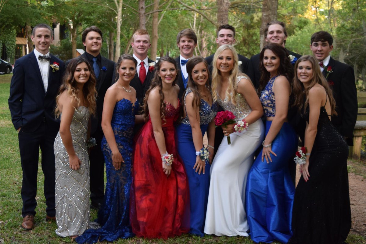 CLTLimoBus's tweet image. Rent a #partybus for you and all of your friends for #prom this year! Get started here: http//: cltlimobus.com #party #Prom2019