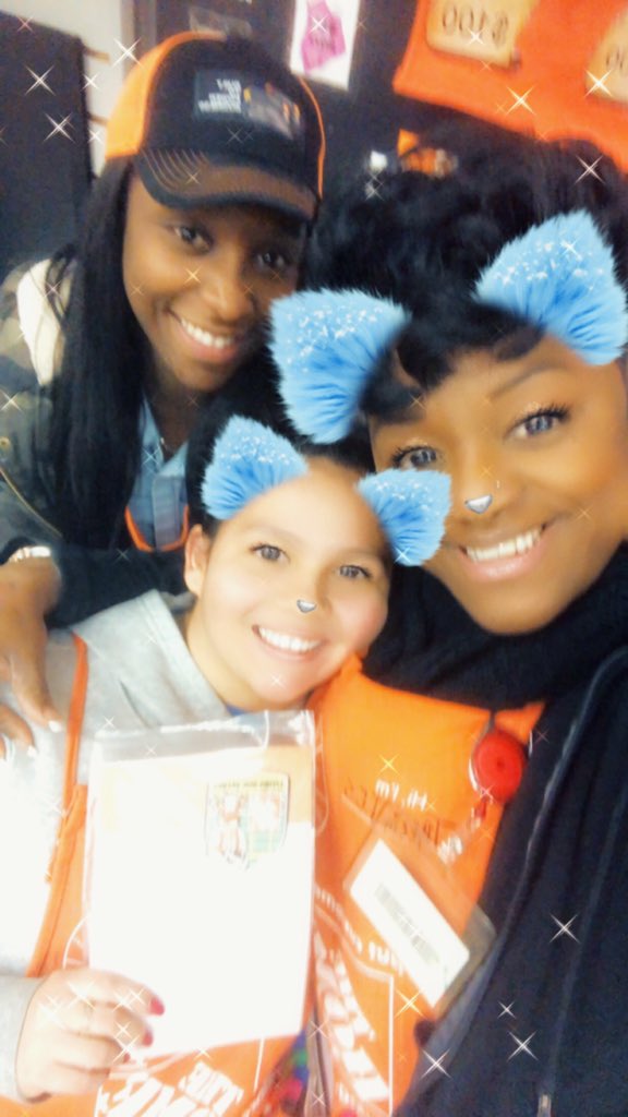 treciasmith33's tweet photo. Recognizing these associates for continuously delivering our orange promise..🙌👏🏽👌@LuisOrt35965715 @MattKeatinghd @DHRMgregorio @leitch_clyde @markr6792 @Kizzy60838417 @amanda___959 @FarrahSASMHD @hdieshab @JoseAlc46612057 @o_8475 @Jevon_Wells https://t.co/ooLyRKibg5