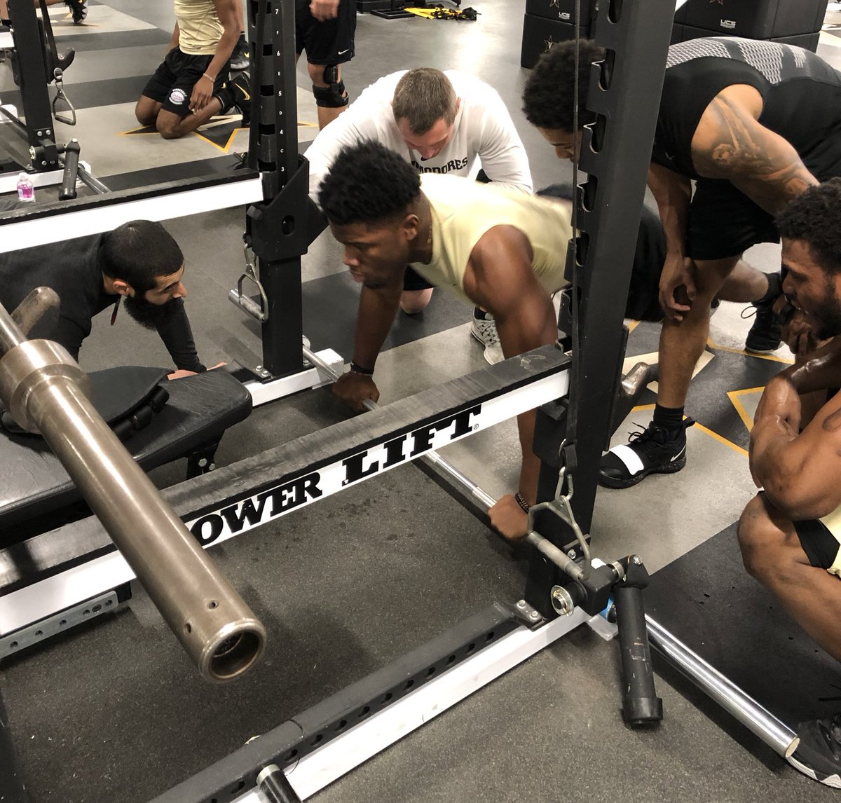 CoachJTarver's tweet photo. Winter 🥶 = POWER 💪      @VandyFootball @_TheAOrji_  #RTI https://t.co/Q97CtwfBLl