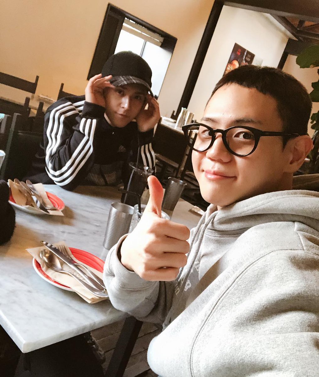 dreamboys1016's tweet photo. 190124 양요섭 - 바쁘게 여러분들과의 만남을 준비하는 친구들이 너무 대견하고 멋있네요. 먼 길 수고스러울까 걱정돼서 미리 작별의 인사를 나눴습니다. 친구들 모두 각자의 시간속에서 행복한 시간 보내길 간절히 기도합니다. 편지에 적은 글처럼 즐겁게 다녀오겠습니다. 모두들 건강히 잘 지내시길! https://t.co/IXNVvt56tS
