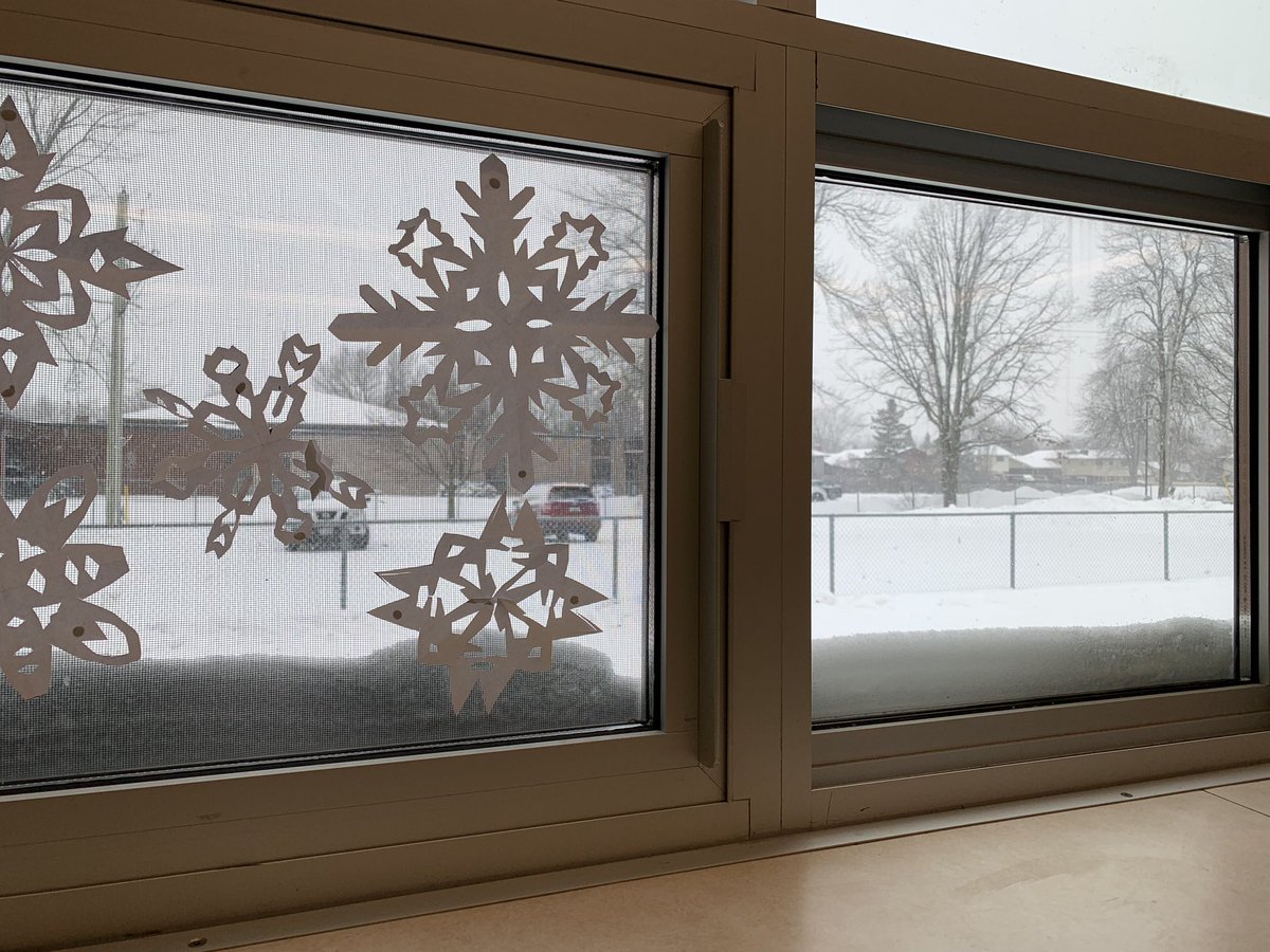 3F_SJAM's tweet photo. “Snow on window sills,
Makes the winter all worthwhile.
Not just freezing cold.”
#twHaiku https://t.co/2Kg58tNQjh