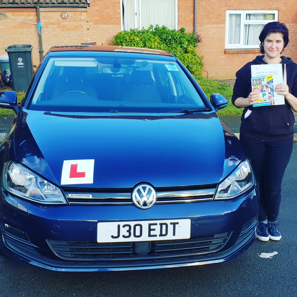 EwingsDrive's tweet image. Another #pass today in the #mk7golf!
Congratulations to Georgeta for passing her #practicaldrivingtest today with only 4 faults! Well done!