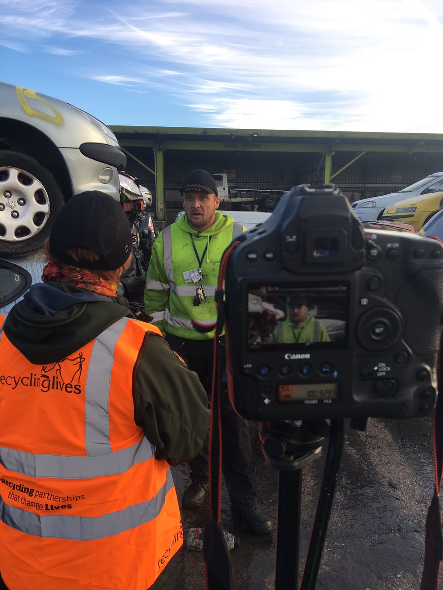 recyclinglives's tweet image. Now filming up at our Recycling Park - @littleladyval is meeting Dean, who worked in one of our HMP Academies and now manages our busiest depollution department #changinglives #releasepotential