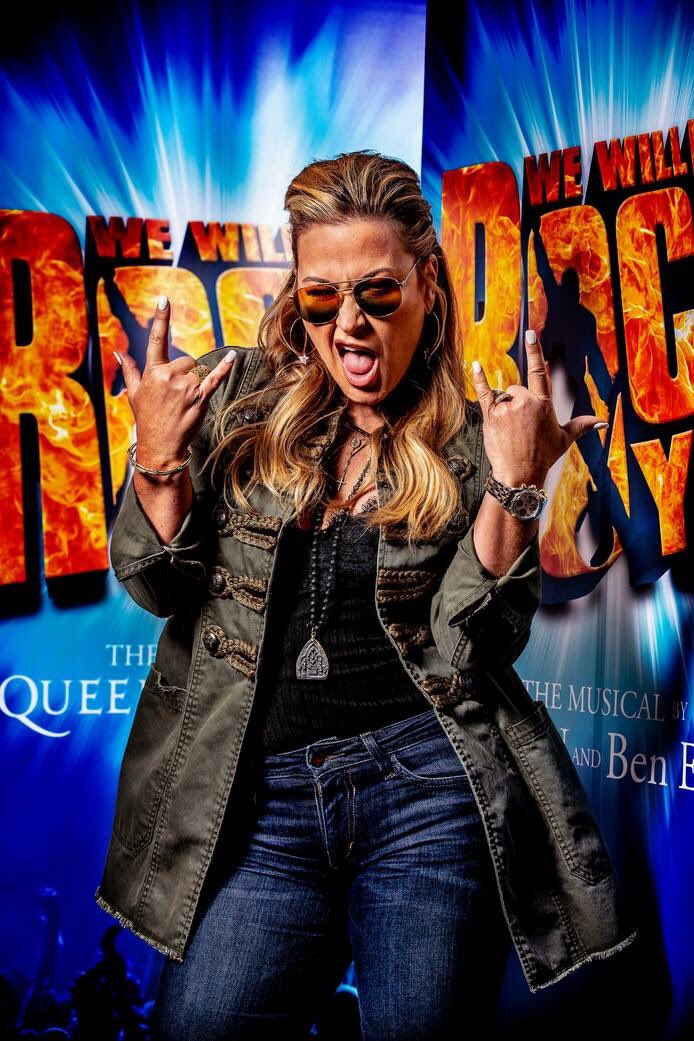 chialom_'s tweet photo. @AnastaciaMusic HAPPY BIRTHDAY TO ME!!!! Can’t wait to see you!! Wowowowowow 😍😍😍♥️♥️♥️💥💥💥 #anastacia #frontrow #WeWillRockYou https://t.co/0zrp6s6p7k