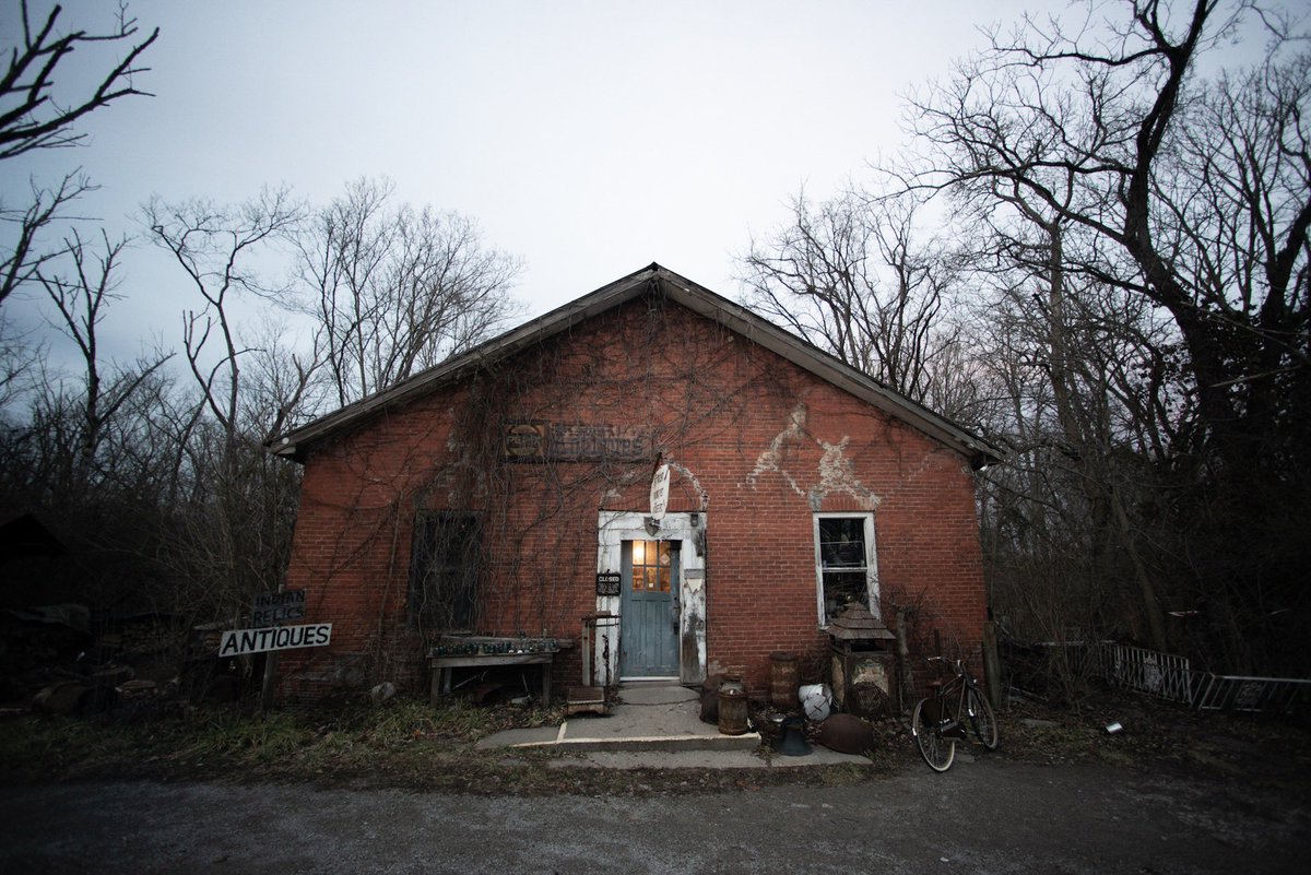 jonpaciaroni's tweet photo. Backwoods Antique Merchant. Lebanon, Ohio. #portrait #triptych https://t.co/6fp3eIFVE0