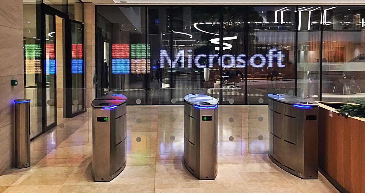 Poecky's tweet photo. Today full house at #Microsoftbe #CIE with @cegeka #happycustomer - #yeswecanhelp #proud #facilitator #office365 @speakersbaseHQ - “You can design and create, and build the most wonderful place in the world. But it takes people to make the dream a reality.” - #WaltDisney https://t.co/yh5pNdS6RV