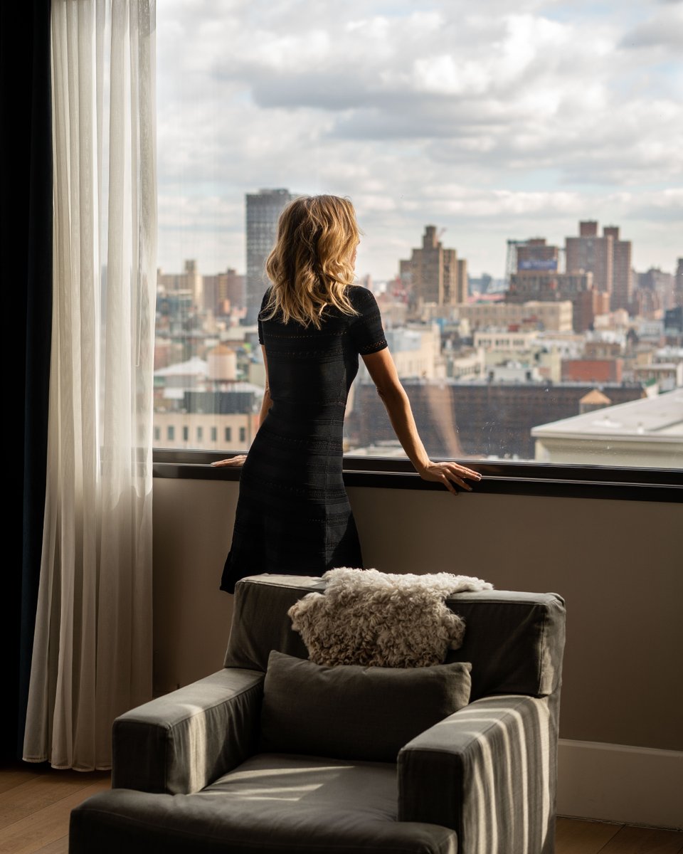 Soaking it all in.

Stay with us on your next trip to NYC: bit.ly/2F3pOrY