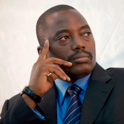 central_sage's tweet photo. Un msg poignant ! Au revoir @joseph_Kabila_o 🤧🤧🤧 tu es homme remplie aussi d'imperfection mais tu passe la main demain à @fatshi13 Sans regret et remore.  Je retiens en toi un homme discret et sans agitation même si pendant 10ans j'étais contre ta gestion @leParrainRDC https://t.co/Y8xmyplrCQ