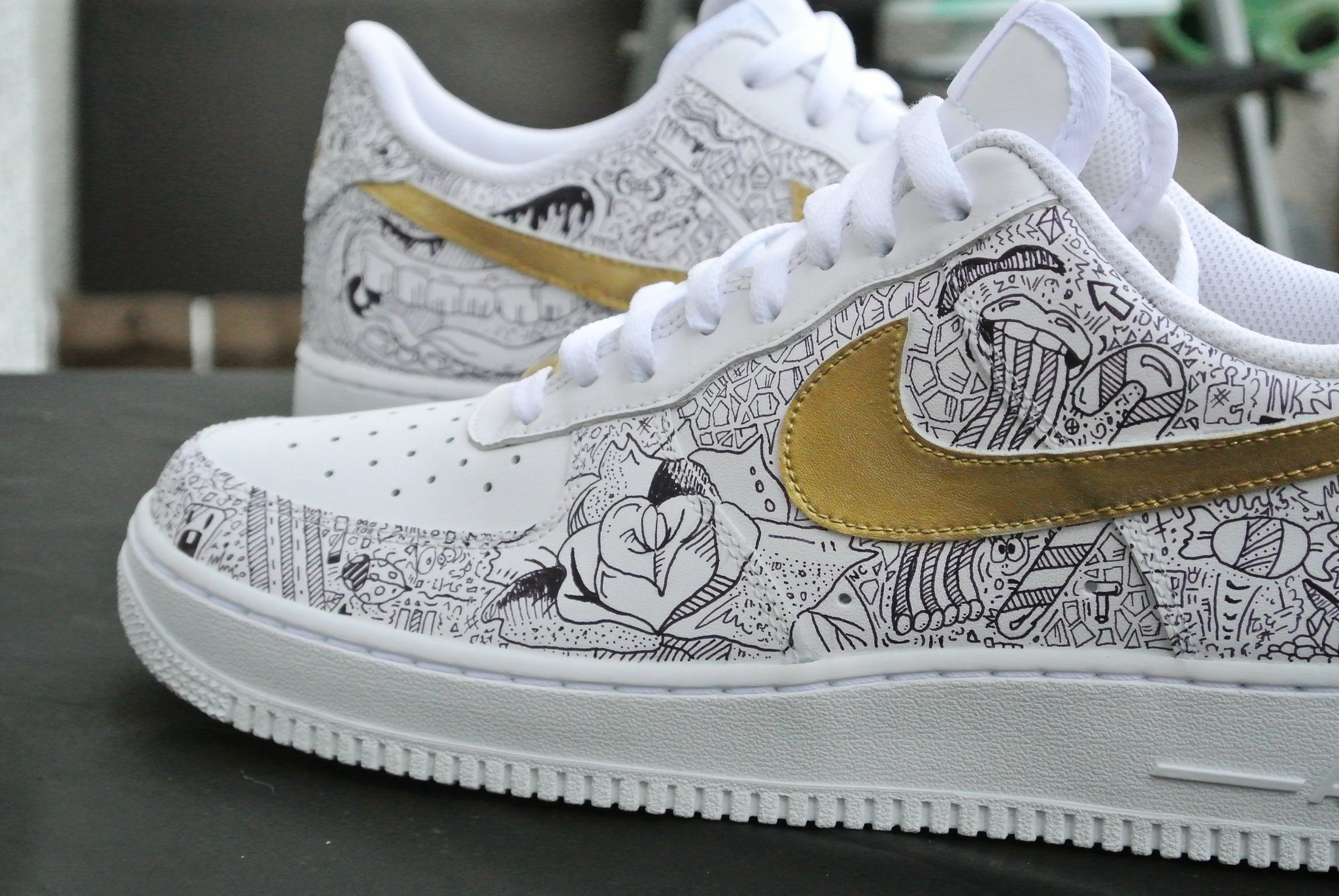How to customise NIKE AIR FORCE 1 Gold Doodle Tutorial by COOCU CUSTOMS 