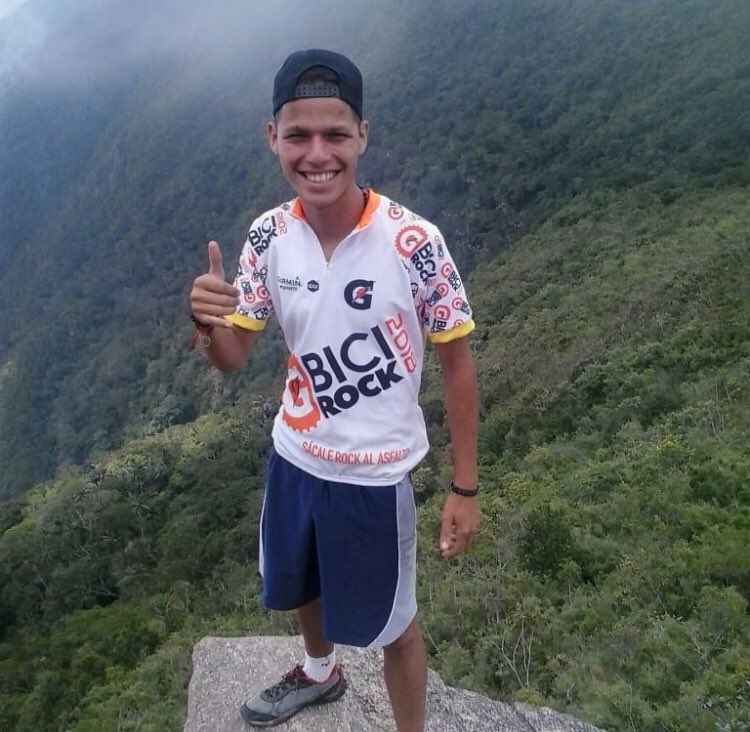 Aaron Roldan (@AaronRoldan) | Twitter