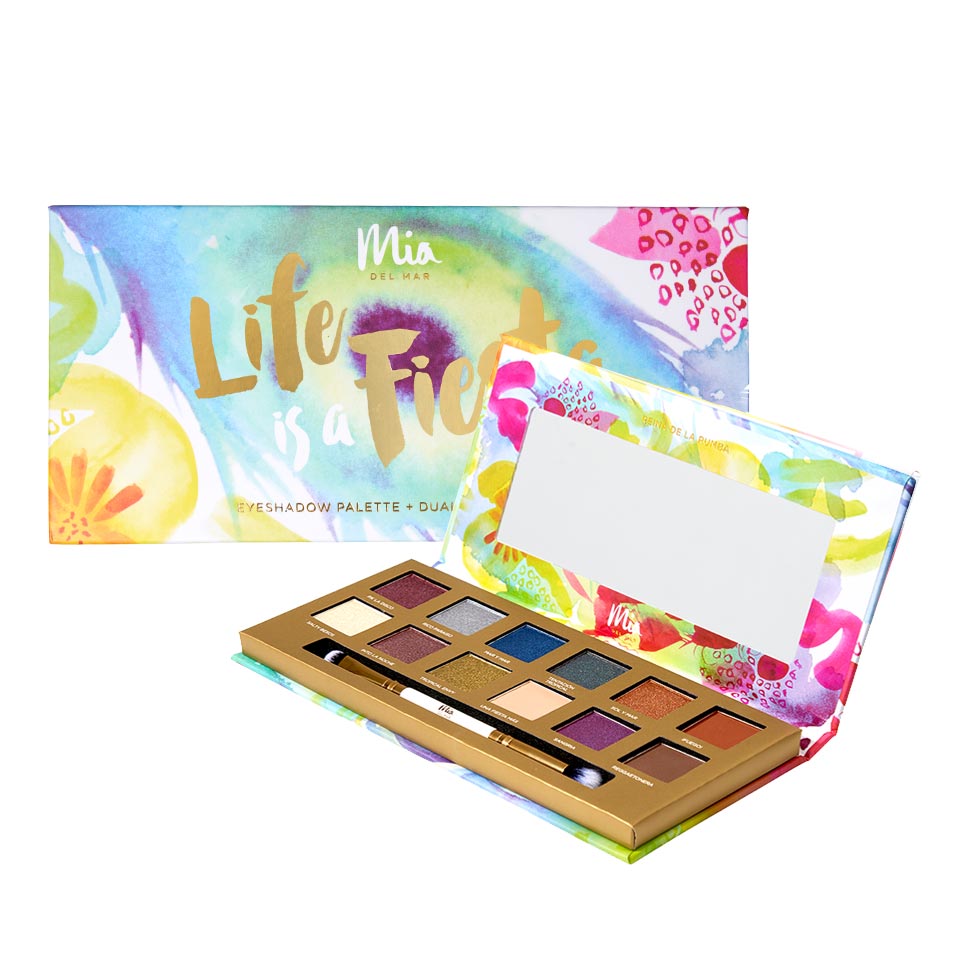 miadelmarbeauty's tweet photo. 🎉 Get ready to be crowned La Reina de La Rumba with 12 insanely pigmented shades inspired by el ritmo del carnaval when you pick up the #LifeIsAFiesta palette
#latinx
#eyeshadow
#palette https://t.co/FSmlc53BlW