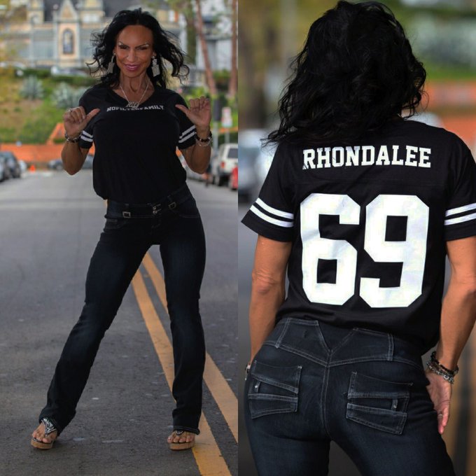 NEW YEAR, NEW LOOK! Not bad for 50?! (wink) Follow @nofilternina. Her brand is for real people who be<a href="/tag/fitnessmodel"class="tags"><span>#fitnessmodel</span></a><a href="/tag/ifbb"class="tags"><span>#ifbb</span></a><a href="/tag/natural"class="tags"><span>#natural</span></a><a href="/tag/fitnessmotivation"class="tags"><span>#fitnessmotivation</span></a>