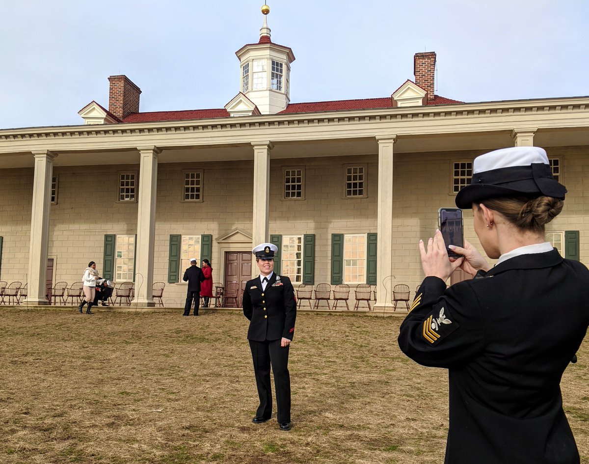 USNRecruiter's tweet photo. Here are some fantastic photos from our 2018 Recruiters of the Year group in Washington D.C. - taken at Mt. Vernon, the historic home of George and Martha Washington!

#USNavy #ForgedByTheSea #NavyRecruiter #ROY2018 https://t.co/qbiPjsmyBo