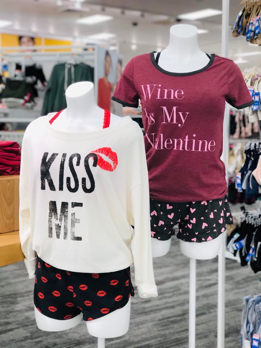 Project Lace has landed at Ridgedale!!! Thank you @amberzolondek &amp; <a href="/ChrissiT100/">Chrissi McShane</a>! Bring on Stars Above, we’re ready for you! <a href="/JenieBrisson/">Jenie Brisson</a> <a href="/JenHatlevig/">Jennifer Hatlevig</a>