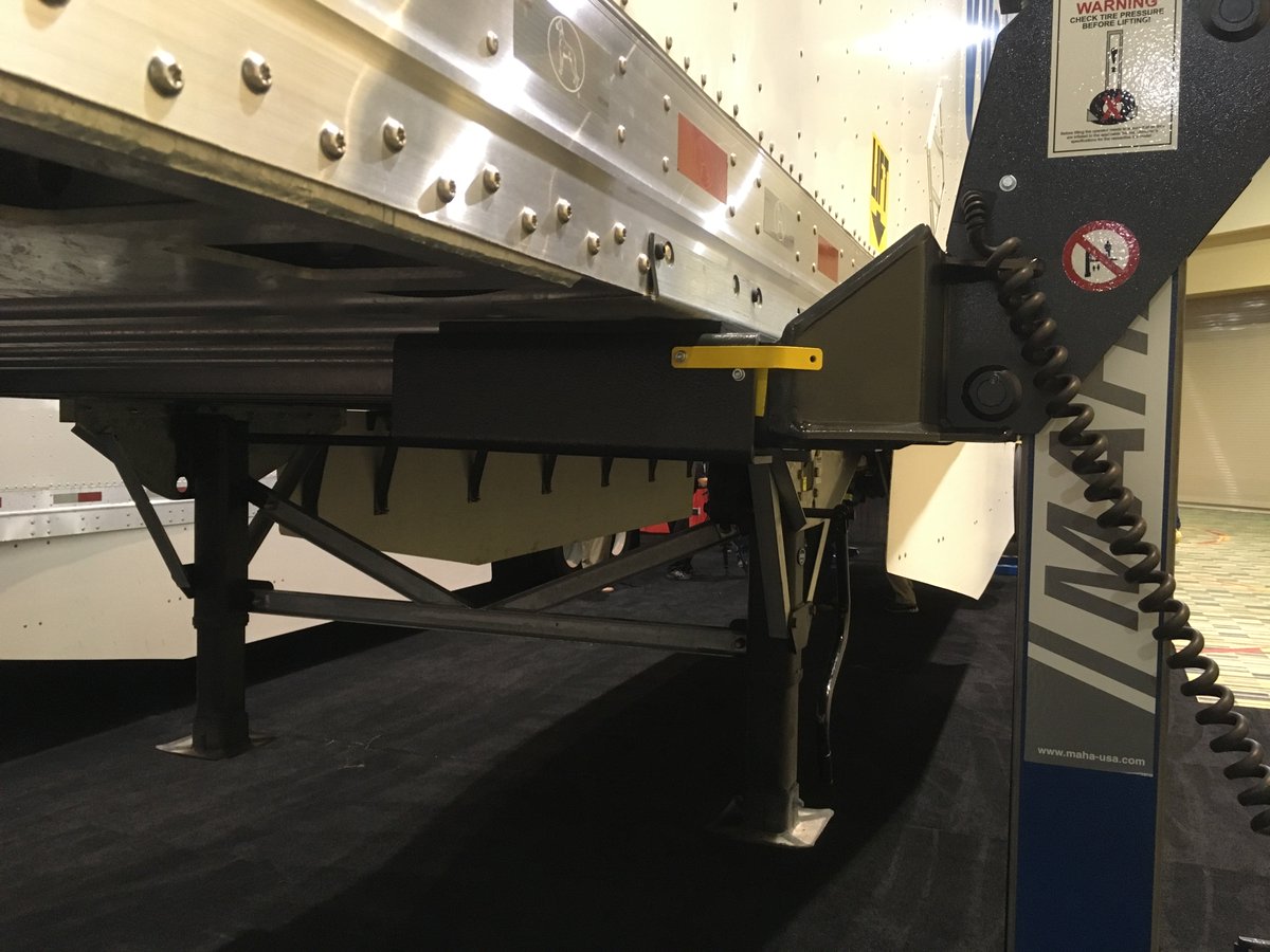 MAHAUSA99's tweet photo. Wheels aren't required for lifting.
#premiumworkshopequipment https://t.co/UyhNTRObjw