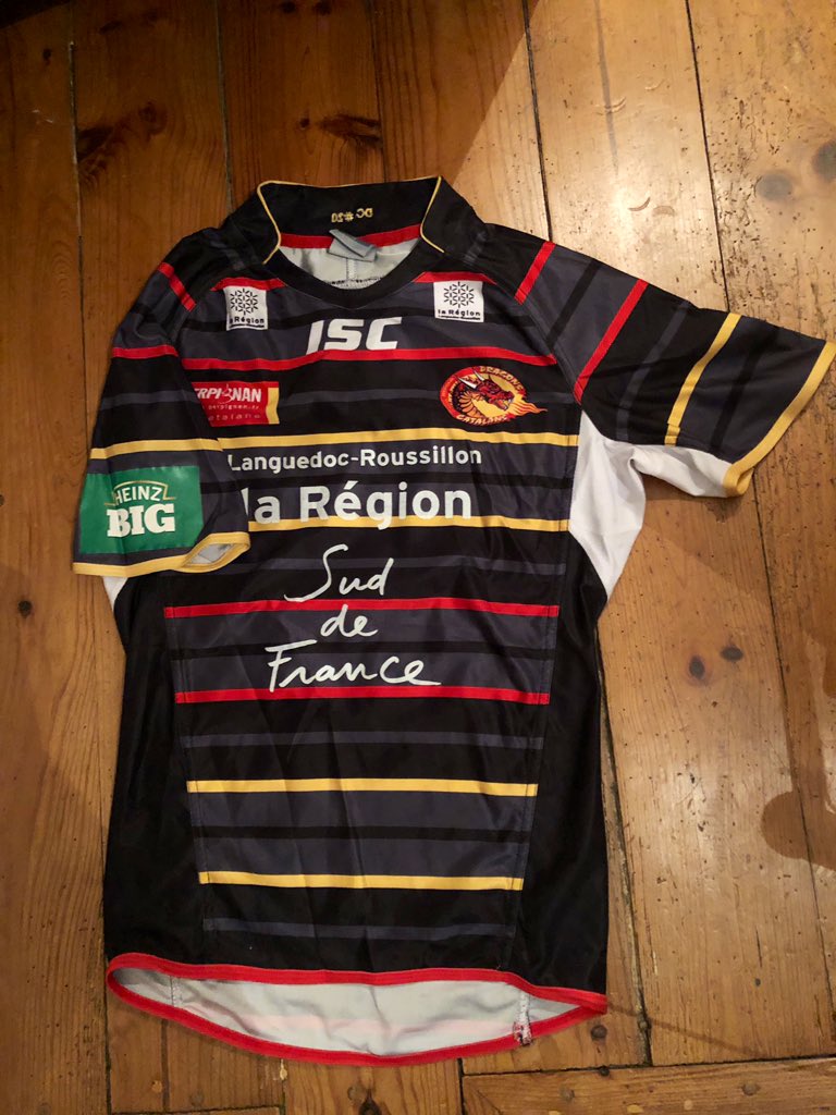 RodolphePires's tweet photo. Il fait la fierté de mon armoire 😊👍🏼 #souvenir @tbosco66 #legend @DragonsOfficiel 
La @SuperLeague revient sur @beinsports_FR jeudi 31 Janvier 
🏉🏉🏉🔥🔥🔥🔥  #RugbyPack #rugby #RugbyLeague https://t.co/XLNfpqseMe