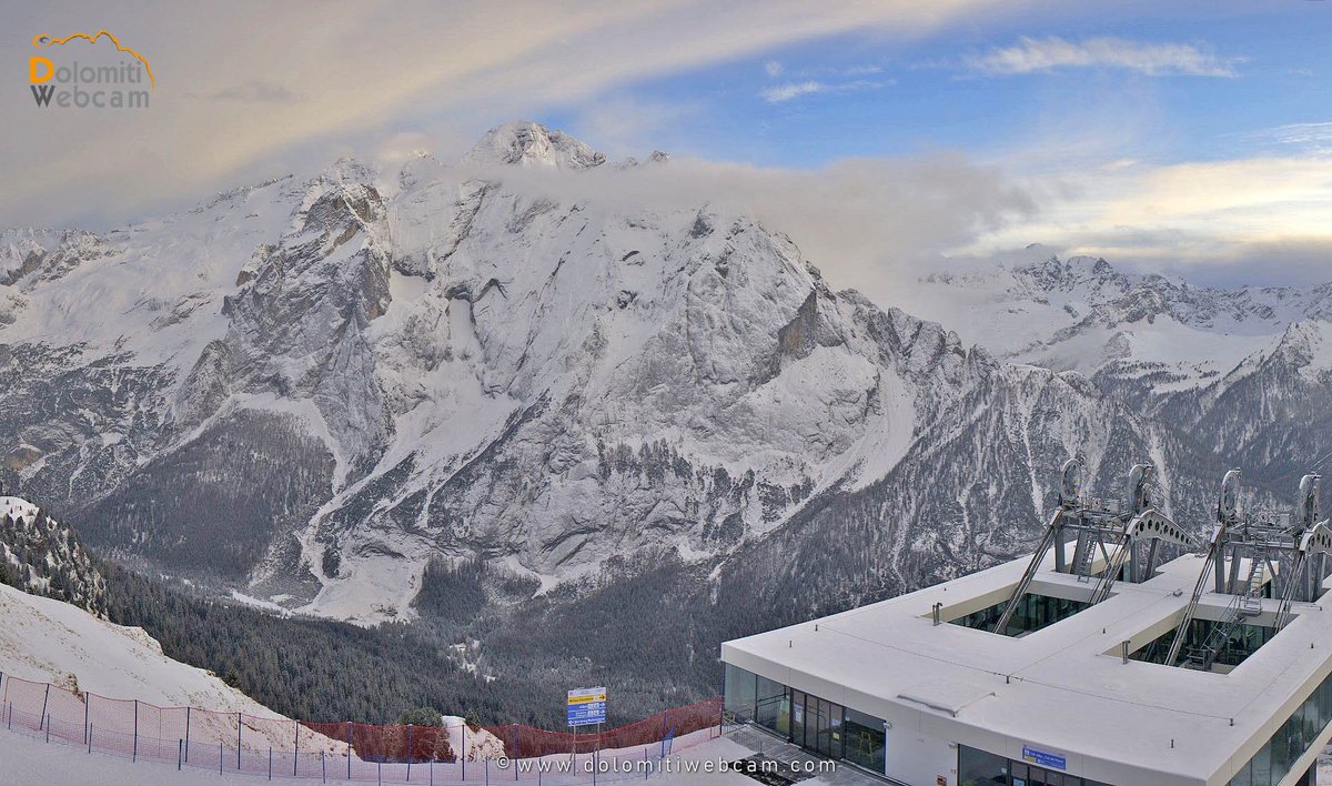 Qualche cm di #neve fresca in #ValdiFassa ed è subito uno spettacolo fantastico ... #Dolomiti #webcam
<a href="/DolomitiMeteo/">Dolomiti Meteo</a> 
<a href="/FassaSki/">FassaSki</a>