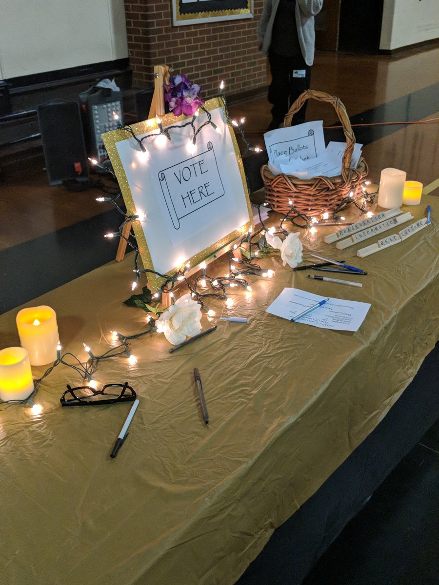 TechFrye's tweet photo. Time to vote for best #livinghistory museum candidate. I saw Mark Twain, Robert E. Lee and many more!! @BCPS_Education #SRMS https://t.co/AZdgbpVr37