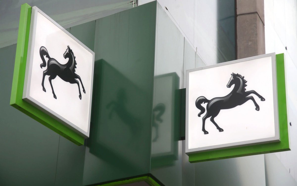 Fears of large-scale job losses after Lloyds reveals shift to new IT system #technology dld.bz/hnZeA